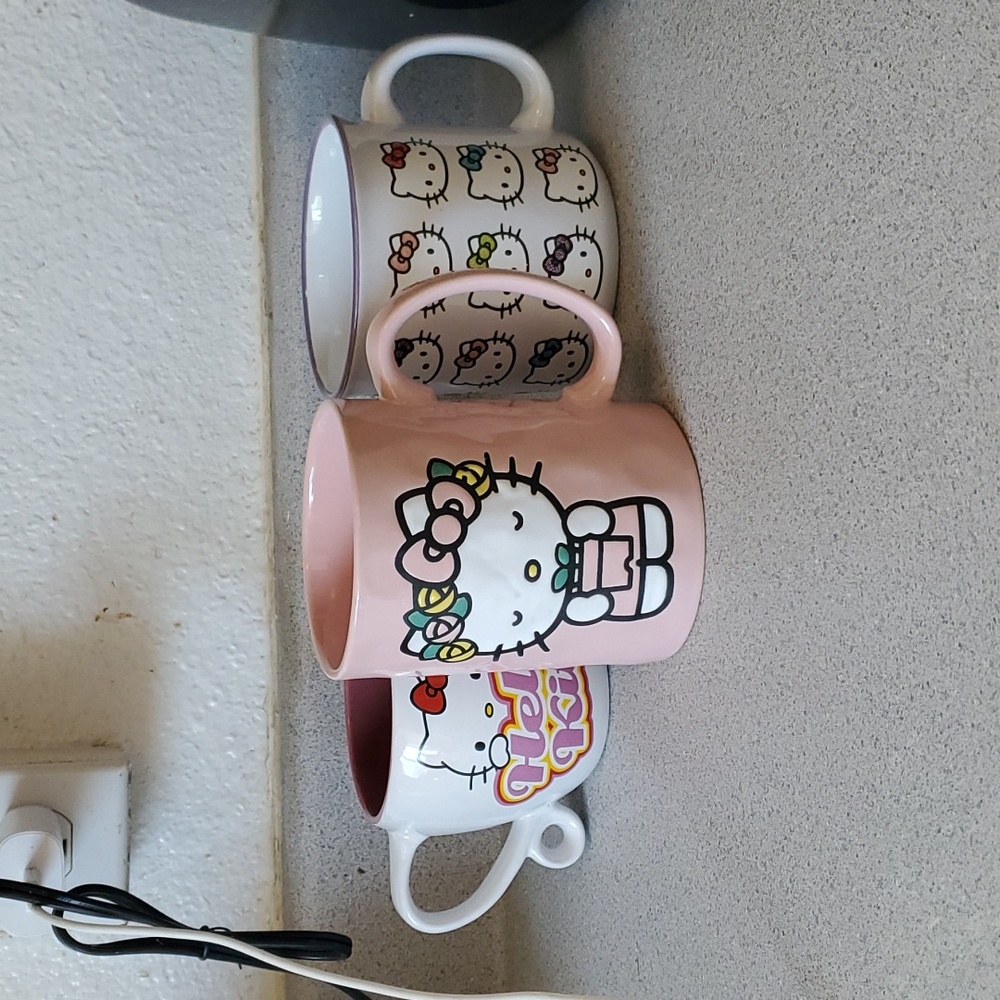 Hello kitty mugs